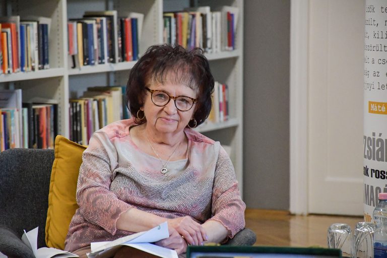 Rőszerné Fodor Ágnes Jókai-díjas szerző